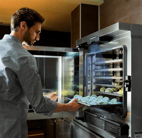 Hornos profesionales en una cocina