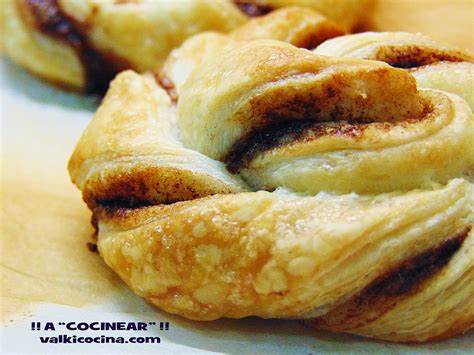 Espirales de hojaldre con Nutella en bandeja de horno