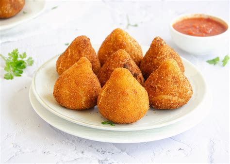 Coxinhas de pollo fritas y doradas