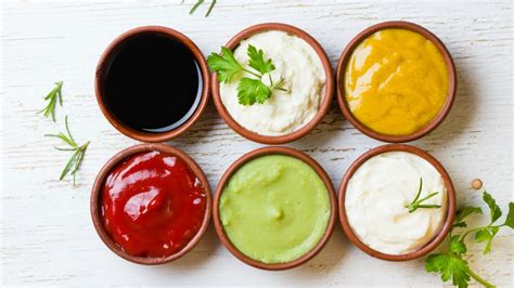 Variedad de salsas para carne