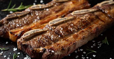 Plato de assado de tira en Fuego Celeste Parrillada