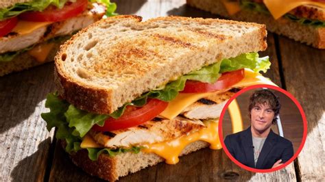 Jordi Cruz presentando un bocadillo saludable