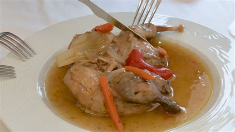 Perdices escabechadas en un tarro de conserva