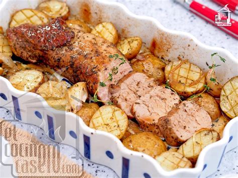 Solomillo de cerdo asado en bandeja de horno