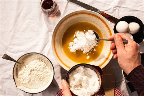 Mezclando ingredientes para magdalenas