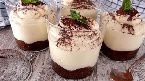 Tiramisú presentado en copas individuales