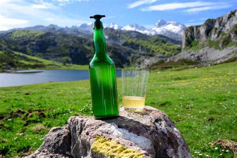 Sidra asturiana y platos de parrilla