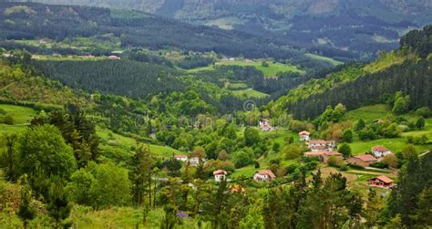 Paisaje rural del Valle de Arratia en Dima
