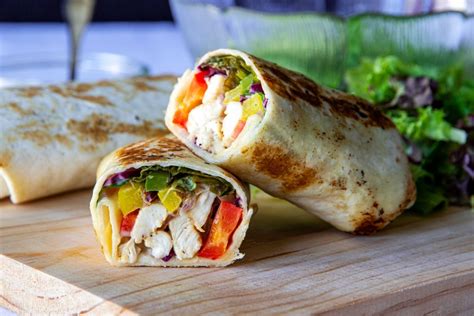 preparación de un wrap sin gluten relleno de vegetales