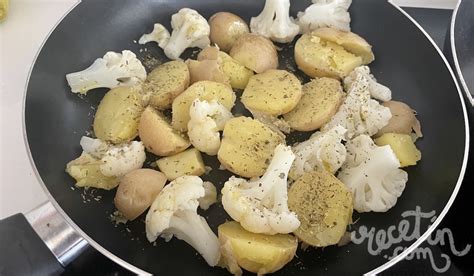 Preparación y corte de ramilletes de coliflor fresca