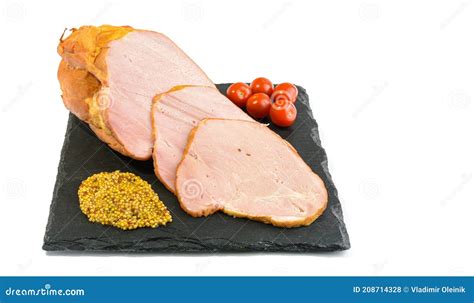 plato de lomo de cerdo ahumado cortado en rodajas