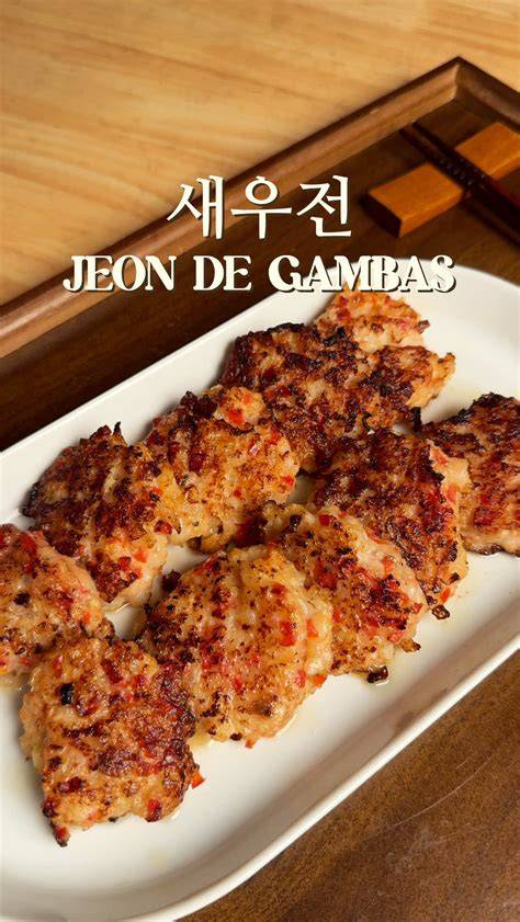 Ingredientes frescos para tortitas de gambas