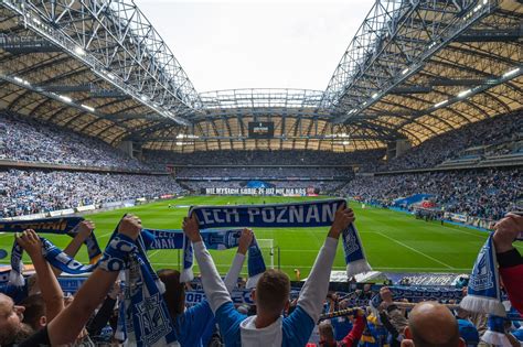 Plantilla del Lech Poznań celebrando un título