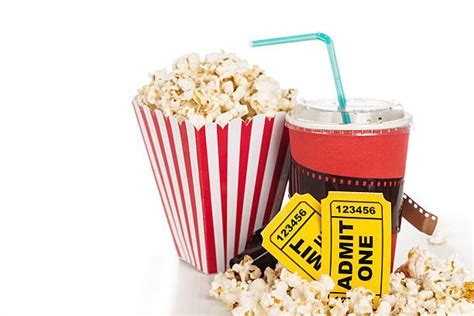 Entrada de cine con palomitas y refresco