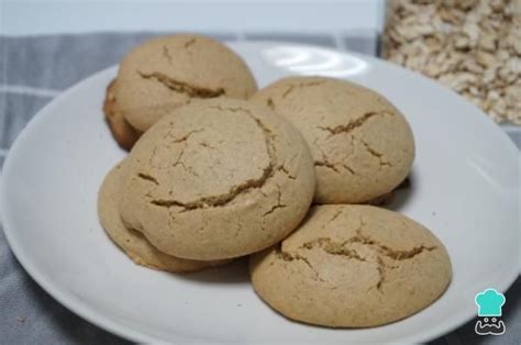 Plato de galletas hechas con harina de avena