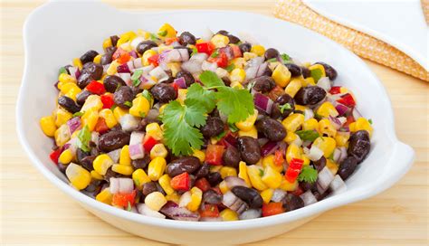 Ensalada de frijoles carita con verduras frescas