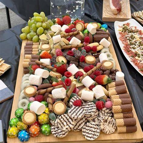 Tabla de frutas y vegetales dulces para postres