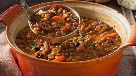 Ingredientes frescos para el guiso de legumbres