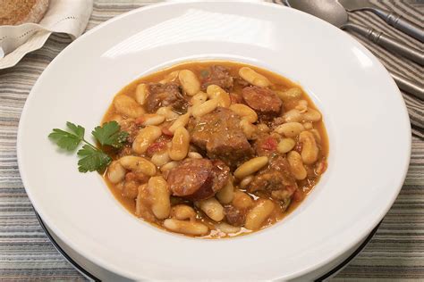 Ingredientes principales para alubias estofadas con costilla