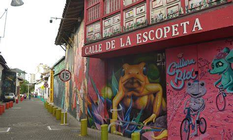 Calle de la Escopeta en el centro histórico de Cali