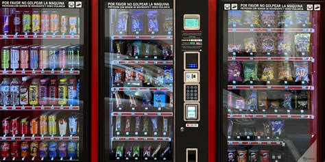 Máquinas expendedoras de Coca-Cola en diferentes ubicaciones