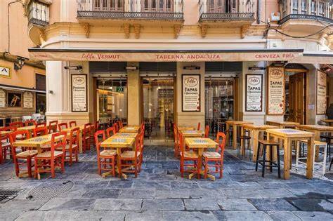Terraza acogedora de Taberna La Caña