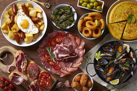 Selección de tapas variadas en La Bodega del Jamón