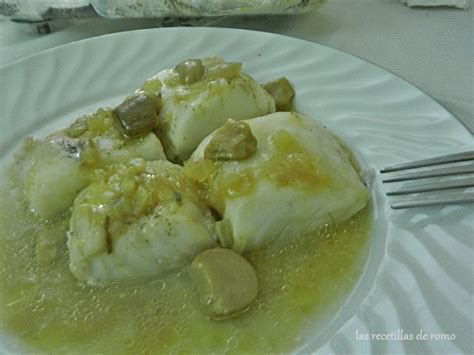 Lomo de merluza en salsa de boletus con trufa rallada