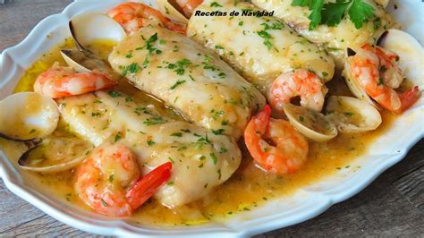 Ingredientes frescos para merluza a la marinera