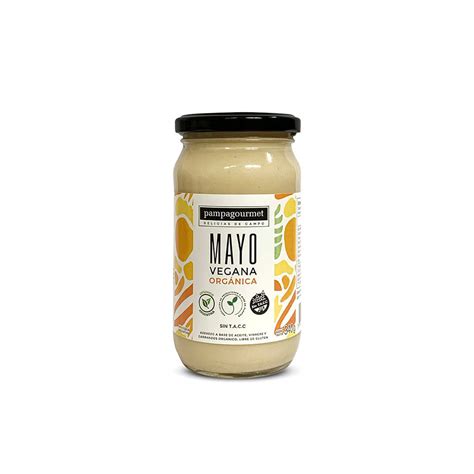 Diferentes envases de mayonesa vegana