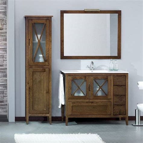 Detalle de los materiales resistentes a la humedad en muebles de baño