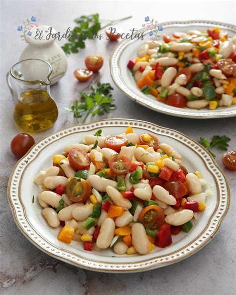 Plato de alubias blancas con vinagreta, atún y huevo duro