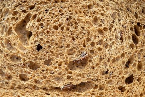 Detalle de la miga esponjosa y alveolada del pan de espelta