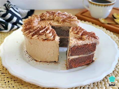 Tarta de chocolate rellena con crema de moka