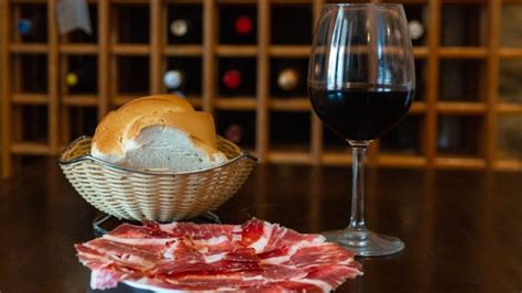 Degustación de jamón ibérico con vino