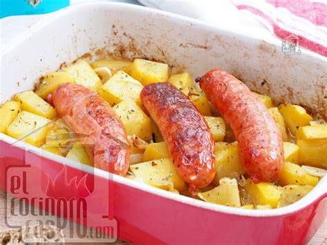 fuente de horno con chorizos criollos, patatas y boniatos