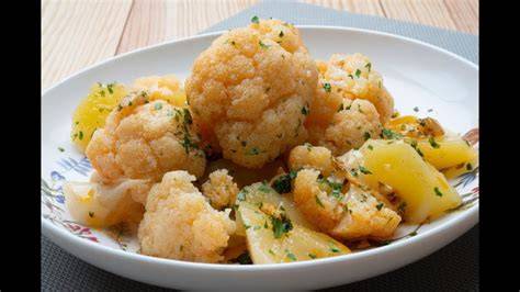 Coliflor y patatas frescas