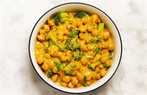 Curry de brócoli y garbanzos