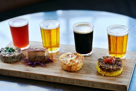 Maridaje de croquetas y cervezas artesanales