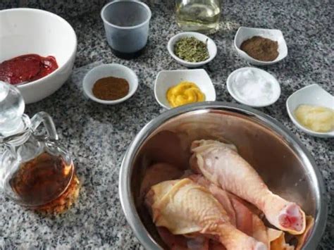 Ingredientes frescos para preparar pollo a la sal y pimienta