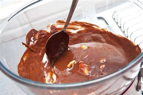 Mezcla de chocolate, mantequilla y almendras