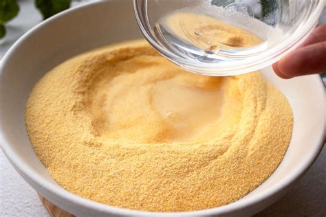 Ingredientes básicos: harina de maíz, agua y sal