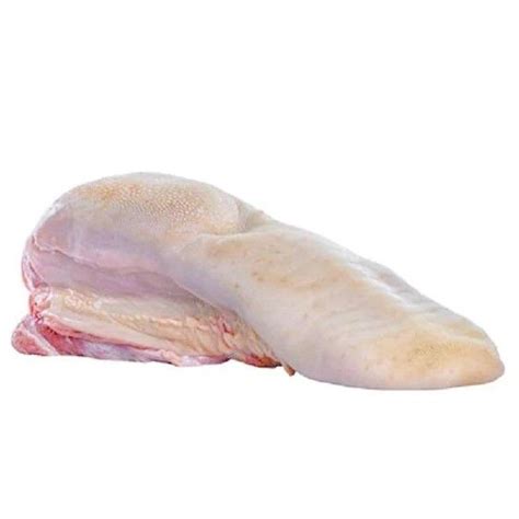 Lengua de res cruda antes de cocinar