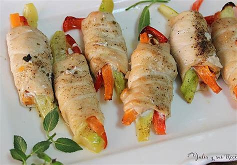 Rollitos de pechuga de pollo con langostinos y salsa Pedro Ximénez