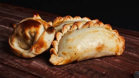 empanada de atún dorada al horno