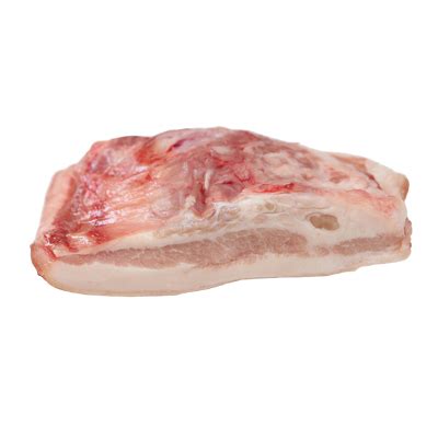 Corte de papada de cerdo cruda sobre una tabla de madera