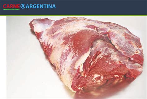 Corte de carne de roast beef antes de cocinar