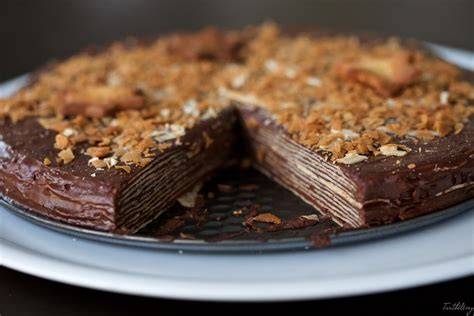 Tarta de obleas y chocolate con almendras