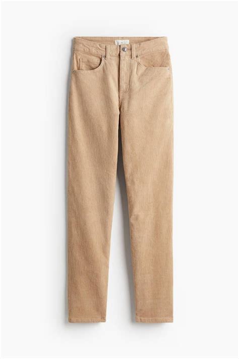 Pantalones de pana beige de diferentes cortes