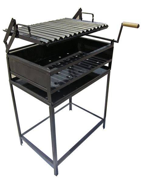 parrilla con sistema de poleas lista para cocinar un asado